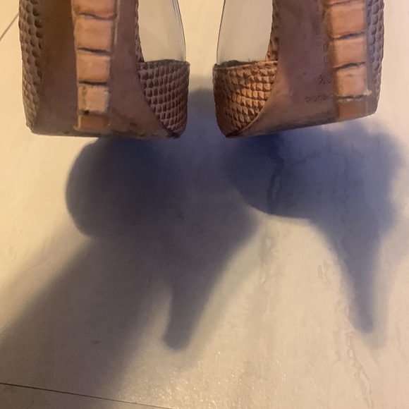 La Fenice Venezia Women's Brown Reptile Print Heelede Peep Toe Sandals Size 8.5 - Picture 12 of 15